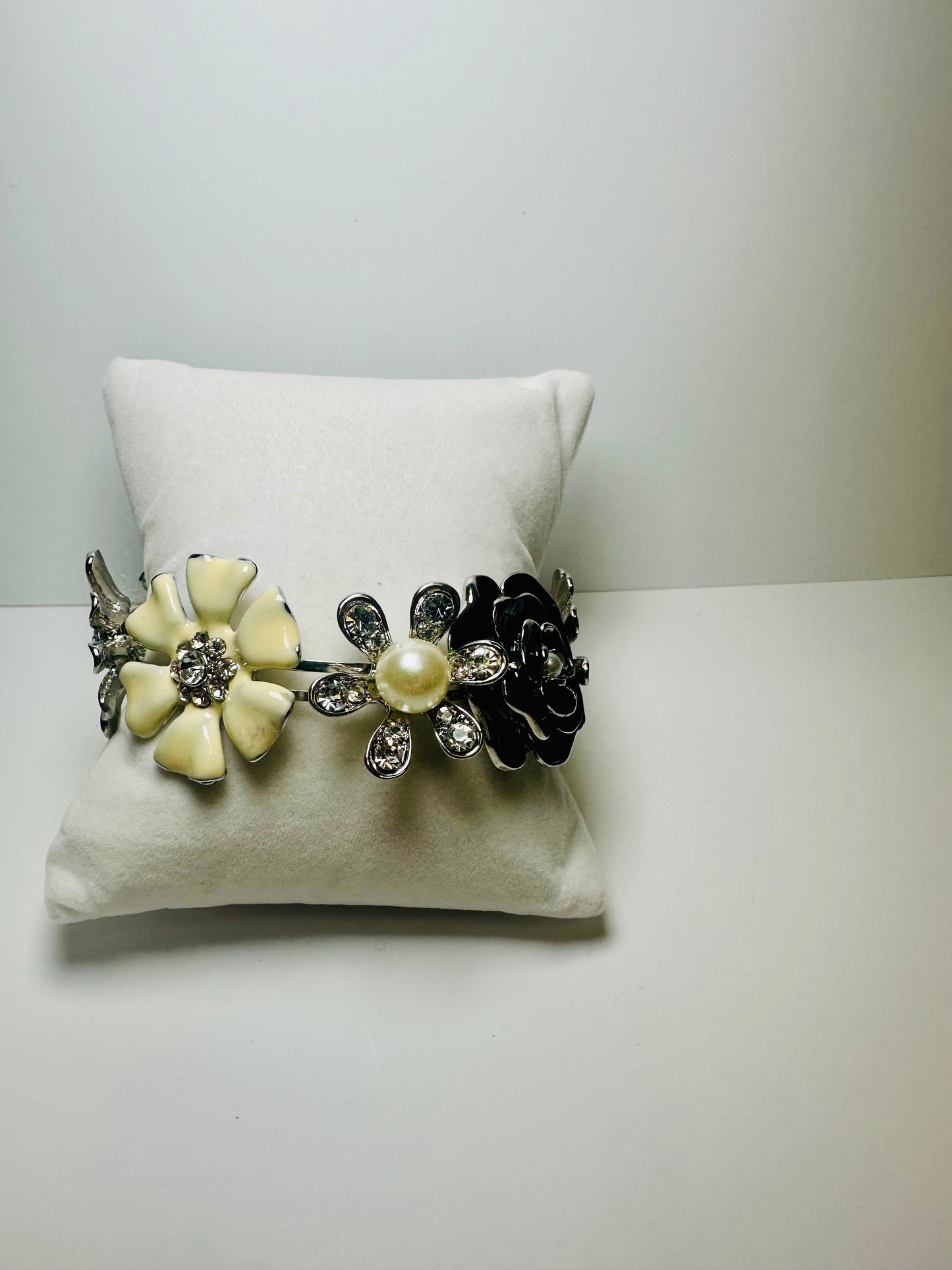 Vintage Floral Stretch Enamel & Crystal Bracelet