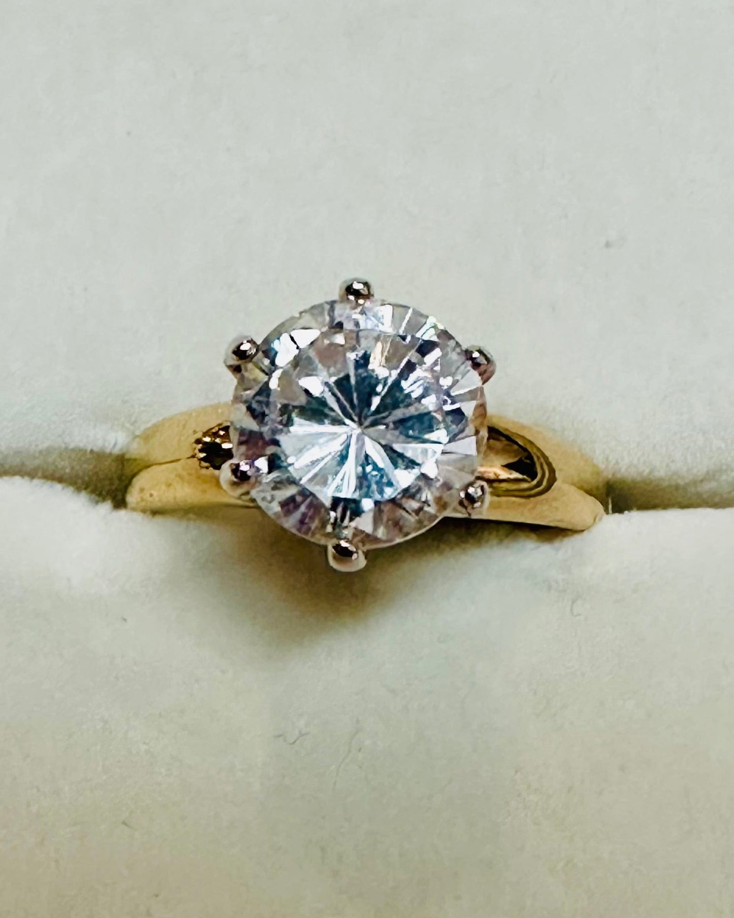 Vintage 18K Gold Solitaire CZ Ring