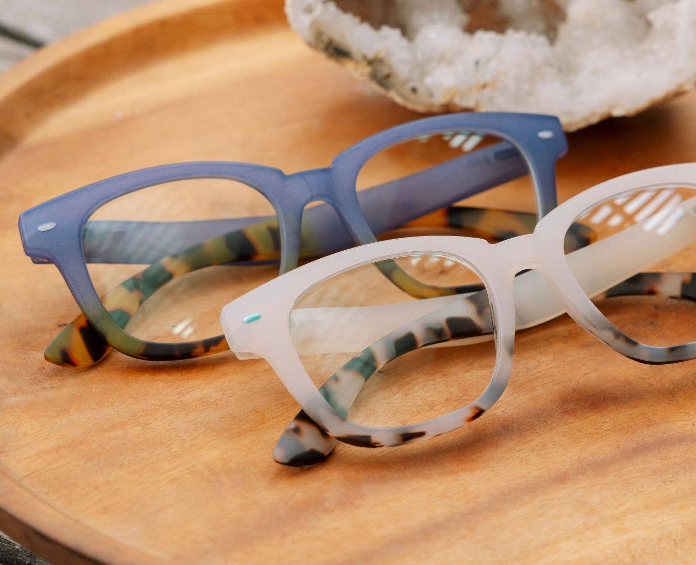 Hidden Gem Frost/Chai Tortoise Reader