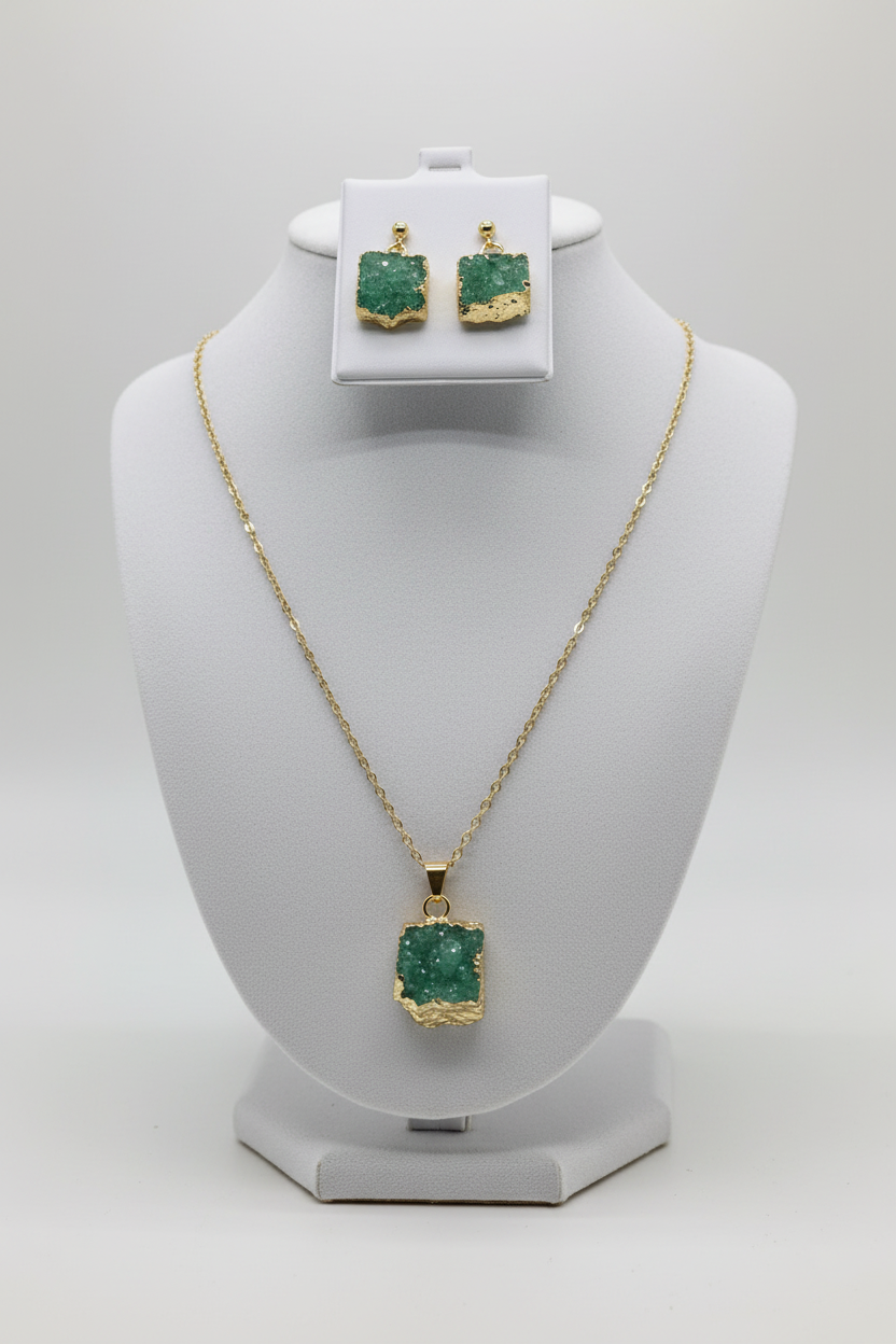 Vintage Deadstock Raw Emerald Druzy Geode Set – Necklace & Stud Earrings