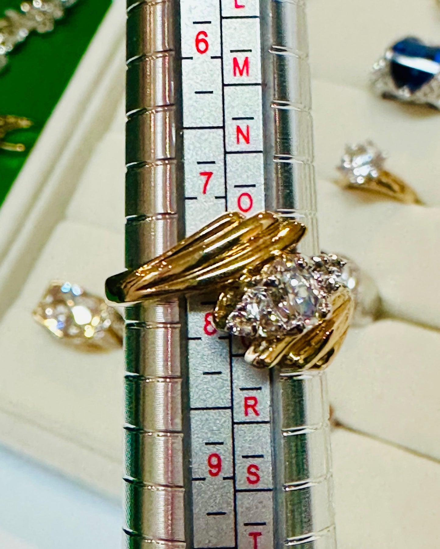 Vintage Ribbed Bypass Three-Stone Ring