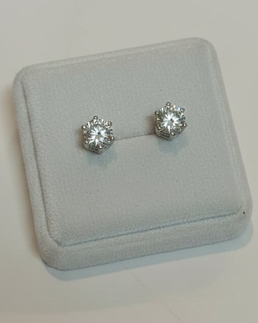Round Brilliant CZ Solitaire Studs