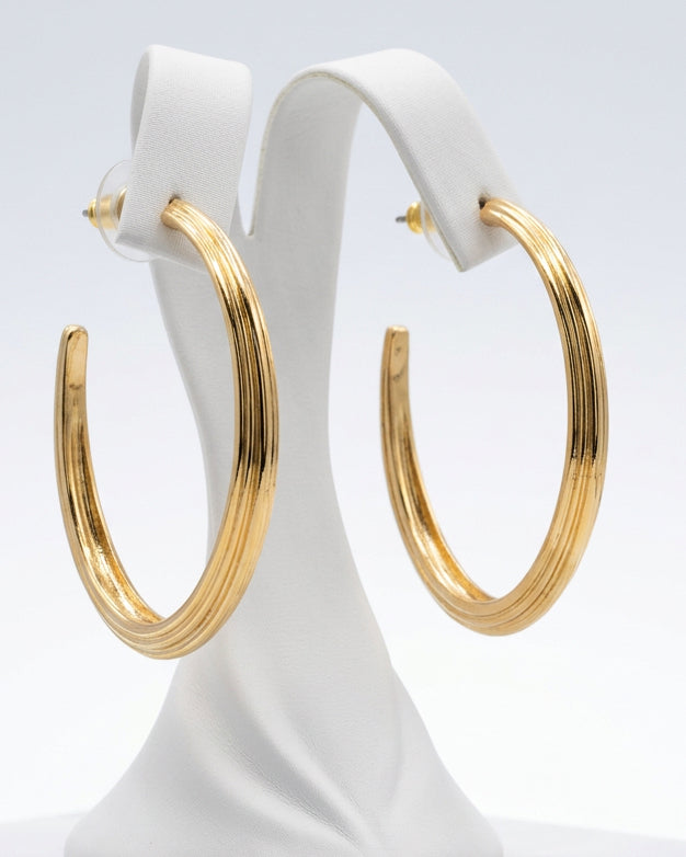 Maya Oval Ribbed Hoops