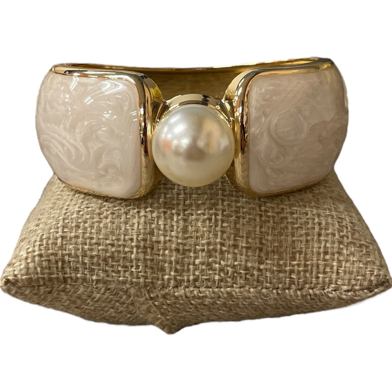 White Pearl Glam Beaded Bracelet