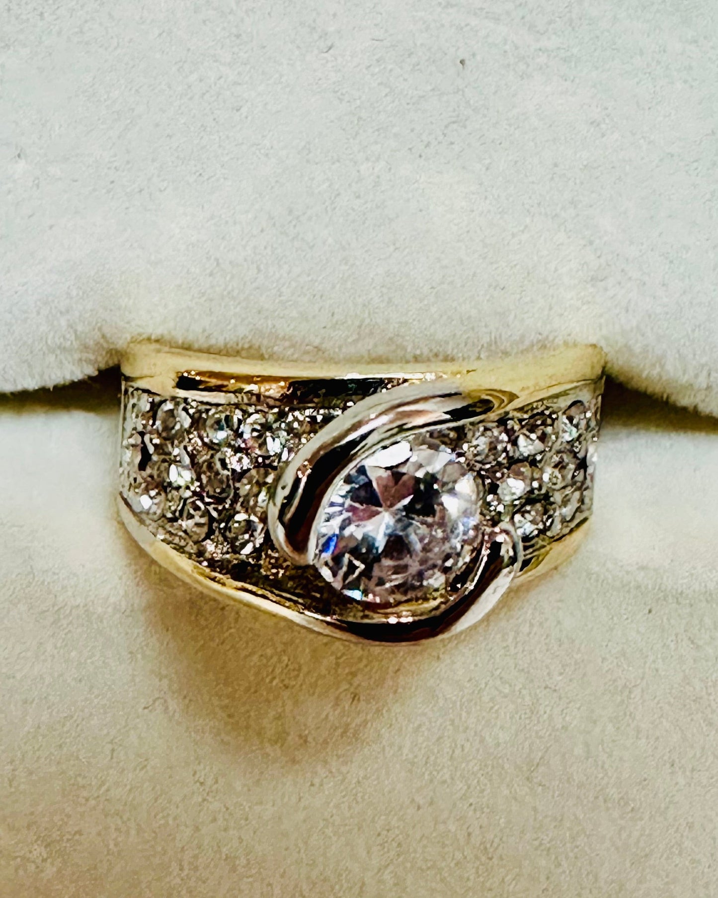 Vintage Era Gold Statement Ring