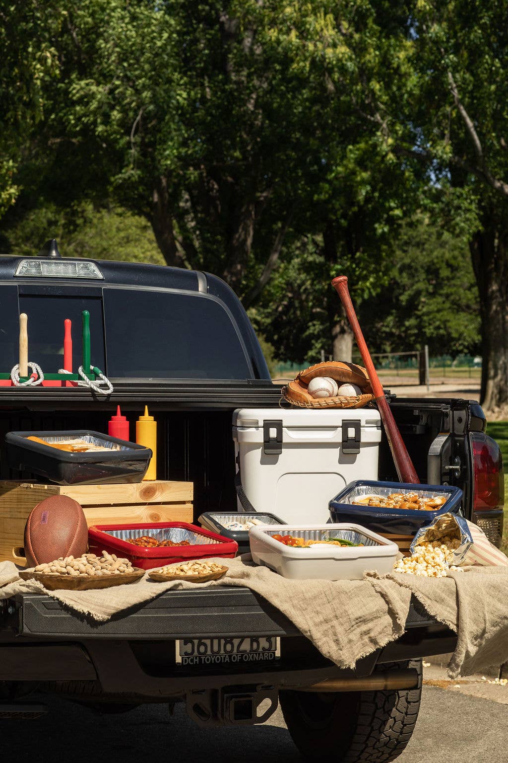 Game Day Pan Frame w/ Lid & Serving Spoon - Navy