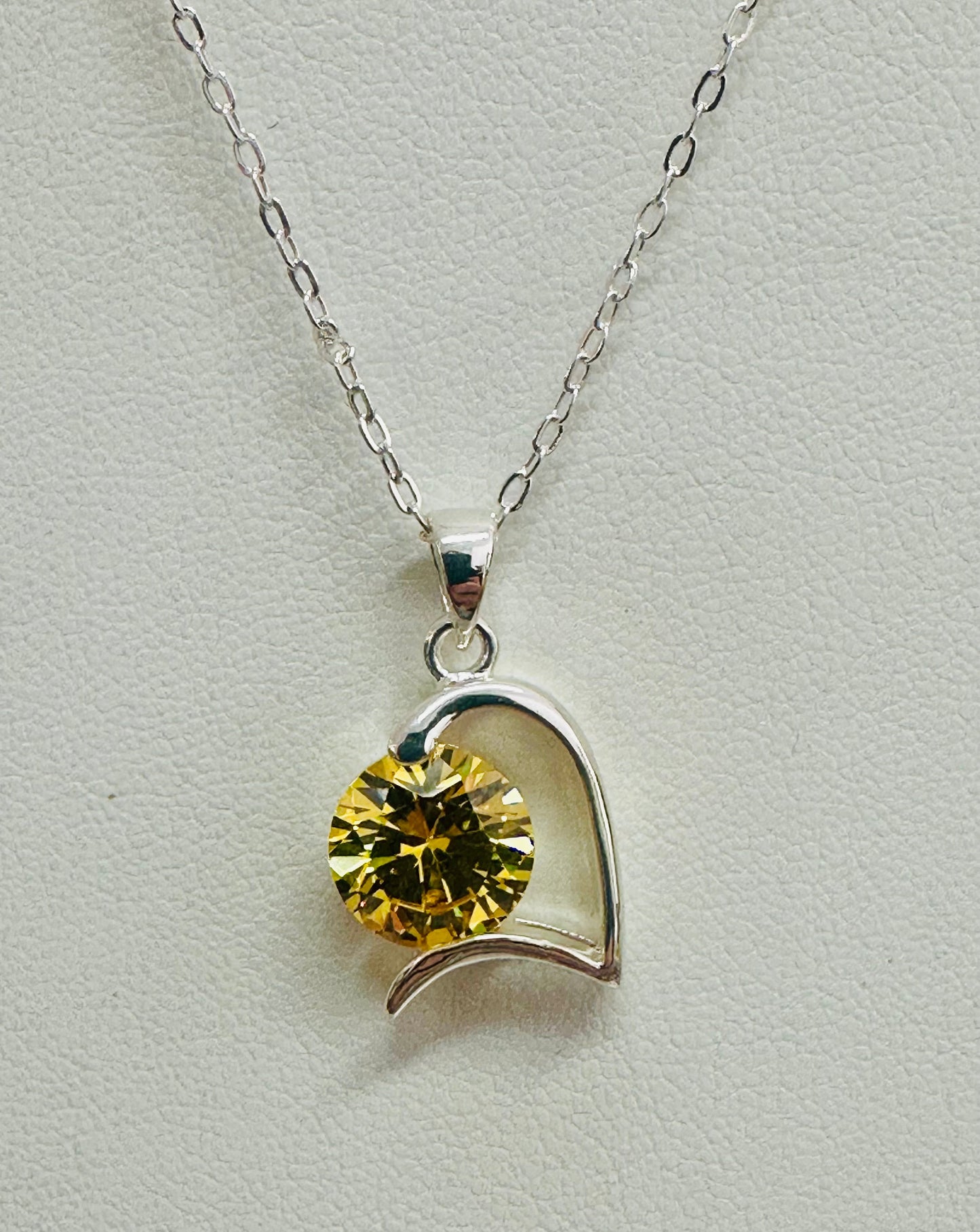 The Solana Canary Swirl Necklace