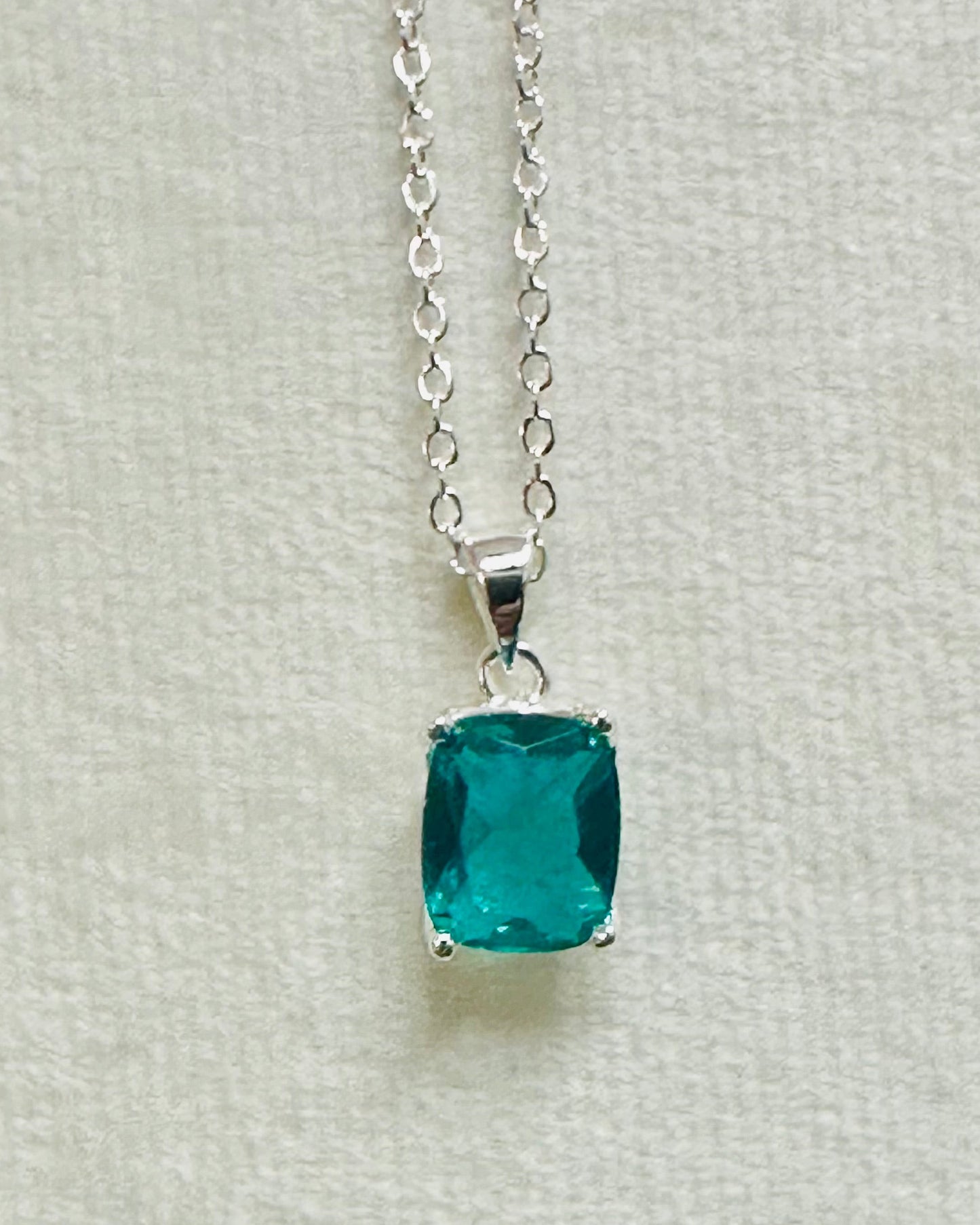 The Oceancliff Teal Solitaire Pendant