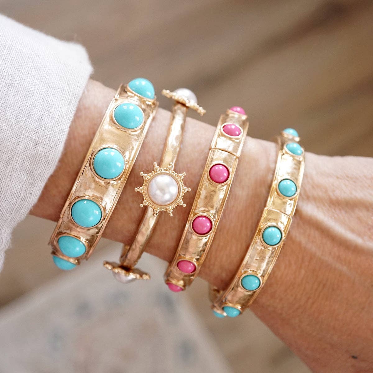 Suncrest Glow Hammered Charm Bangle- Turquoise & Pearl