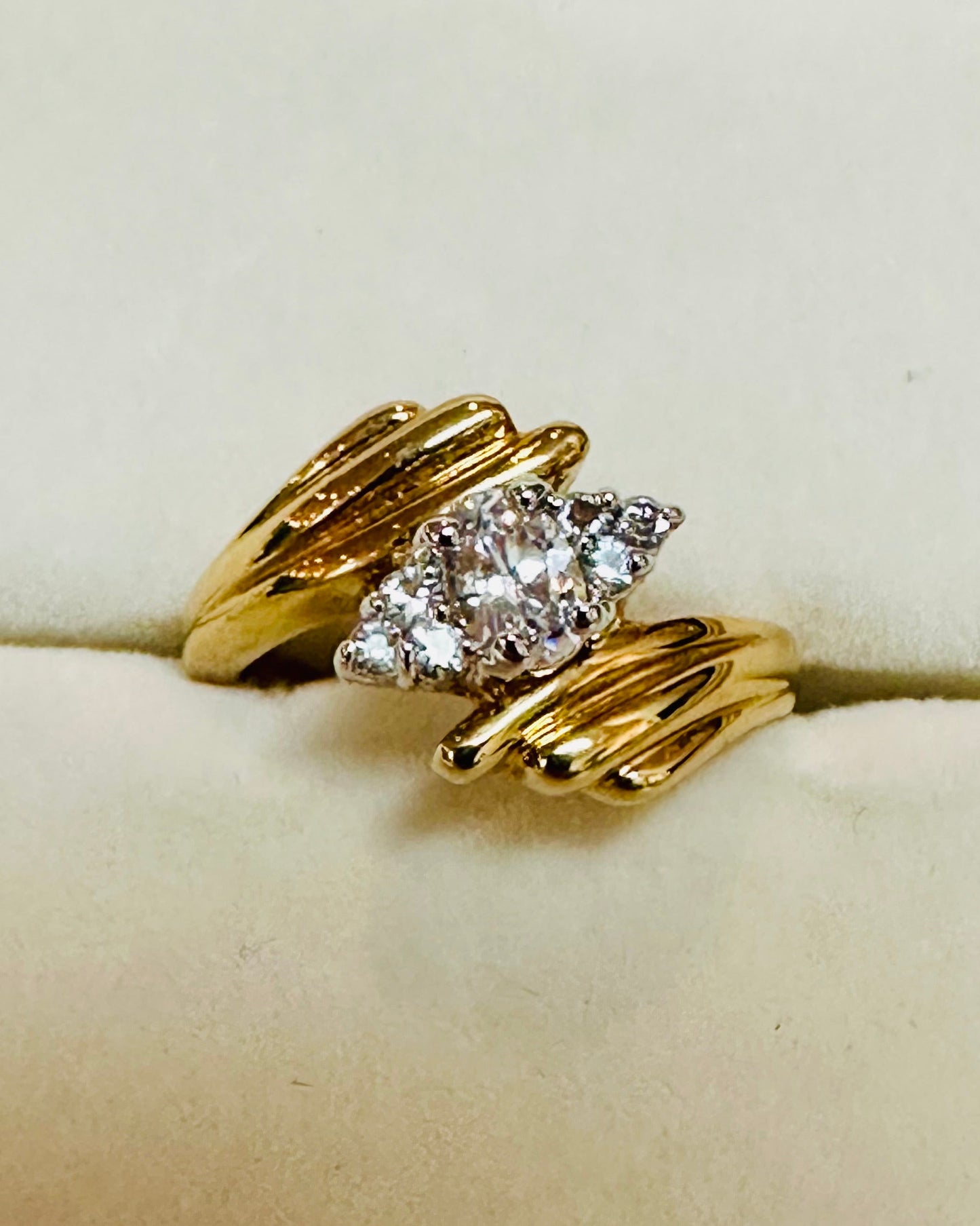 Vintage Ribbed Bypass Three-Stone Ring