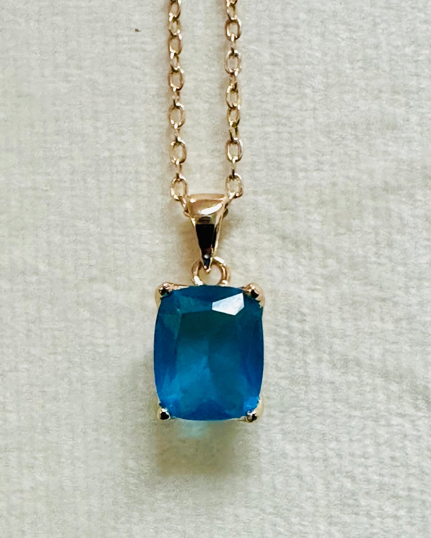 The Narragansett Blue Solitaire Pendant