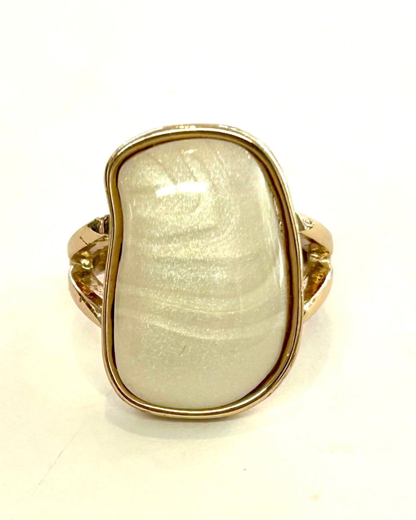 Pearlescent Freeform Statement Ring