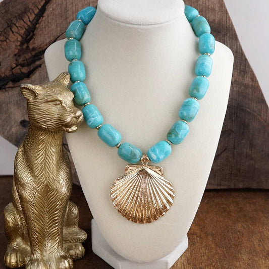Golden Shoreline – Shell Pendant Beaded Necklace