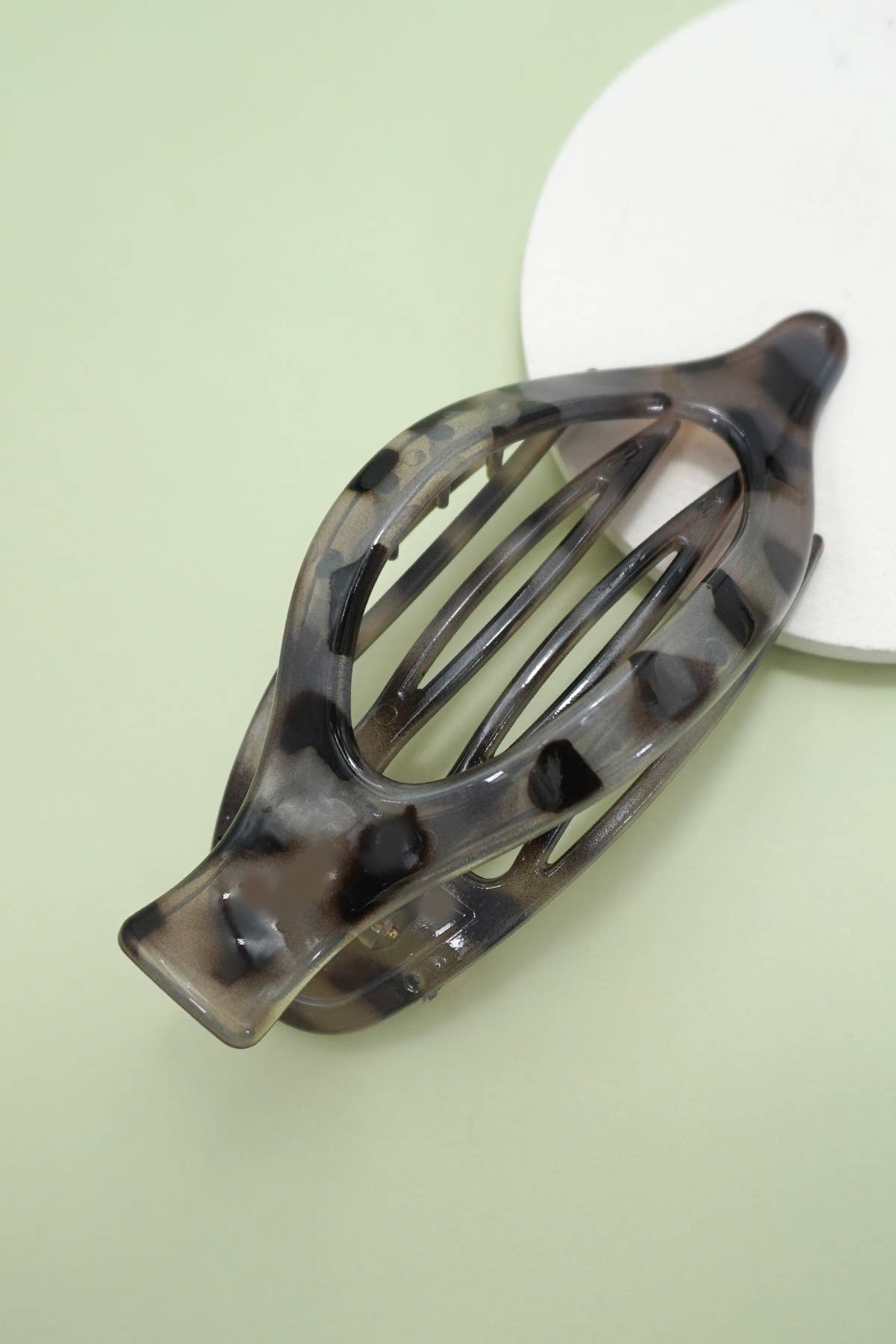 Oval Lay Down Claw Clip