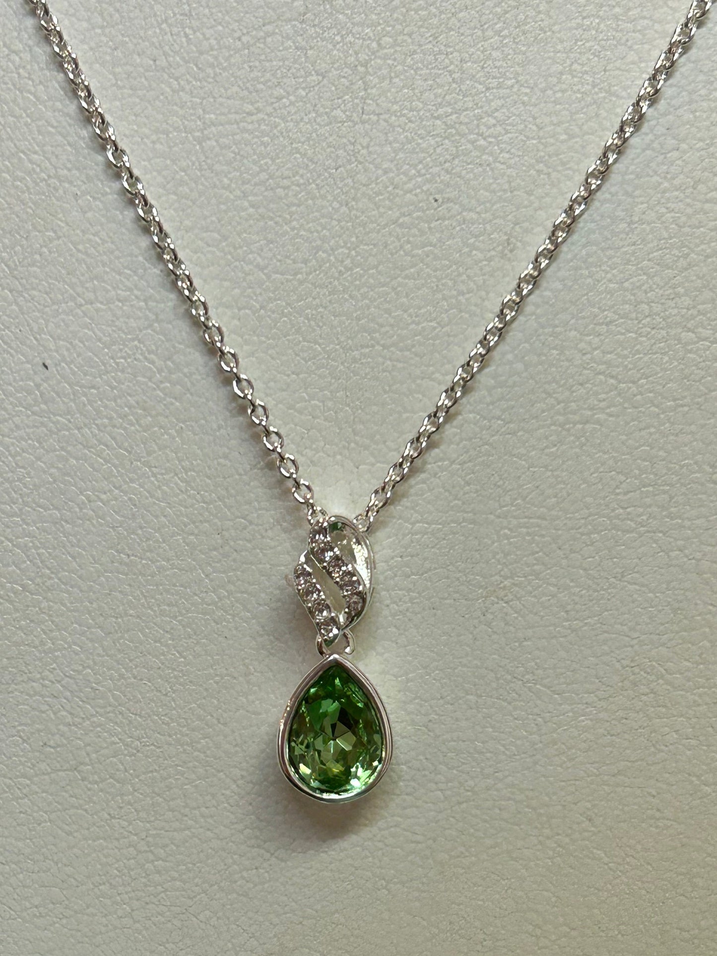 Gilded Meadow Teardrop Pendant Necklace