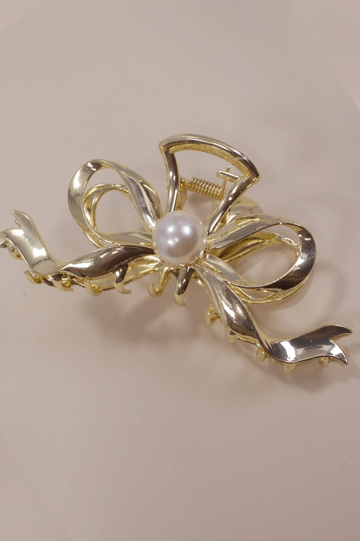 Bow Pearl Hair Clamp
