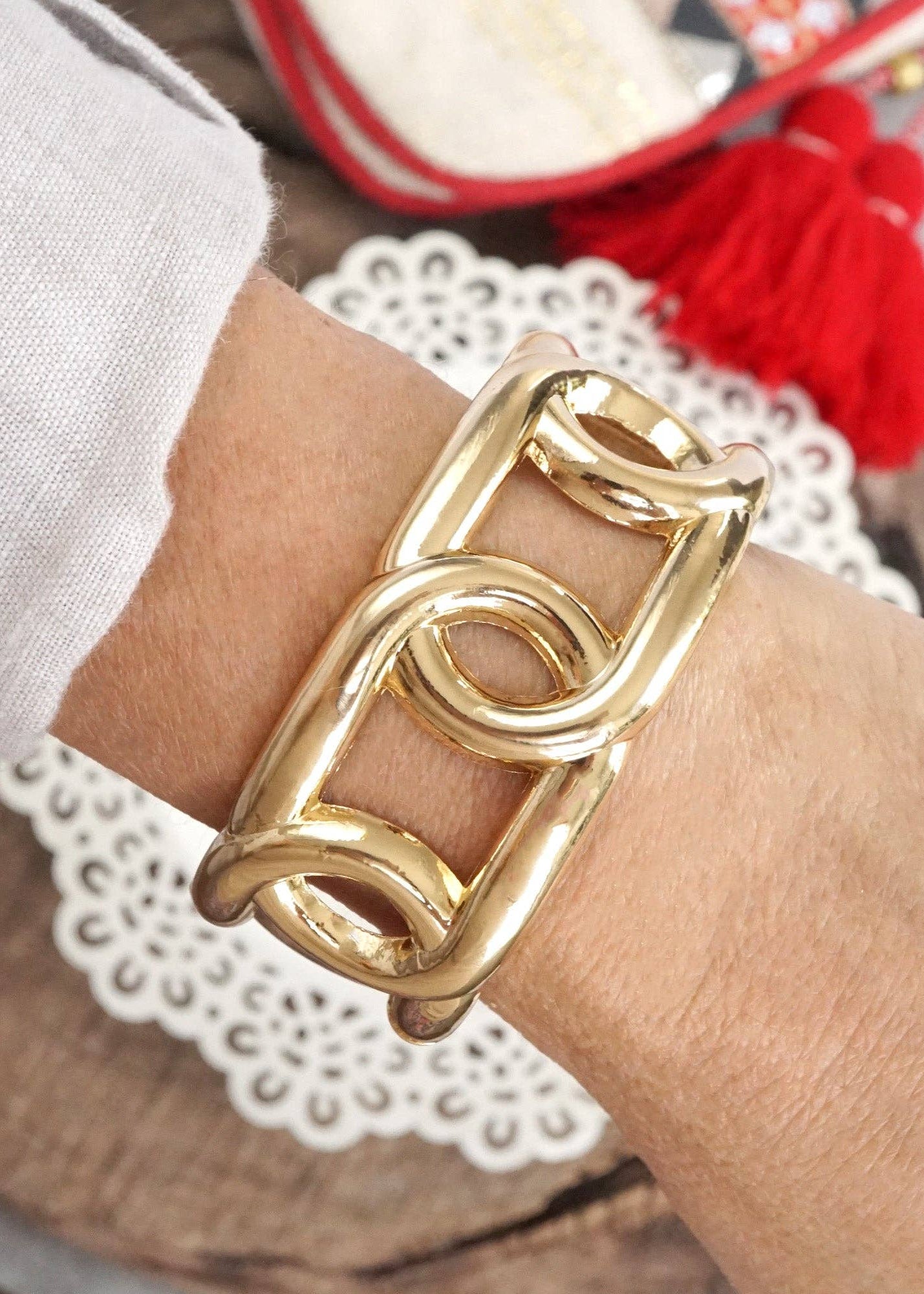 Chunky Chain Statement Bangle Bracelet in gold tone with hinge