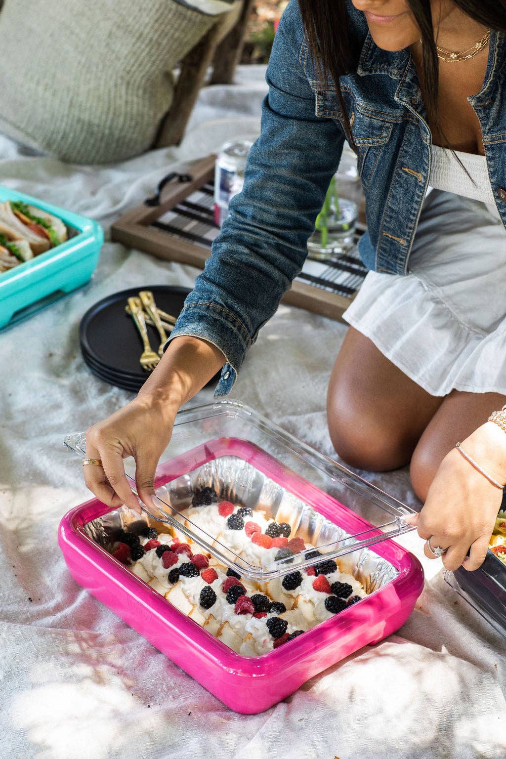 Pan Frame w/ Lid & Serving Spoon - Hot Pink