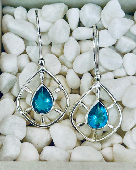 Vintage Openwork Teardrop Wire Earrings