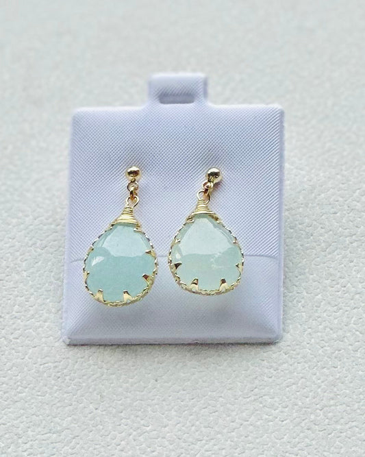 Vintage Mint Pastel Lucite Teardrop Drop Earrings