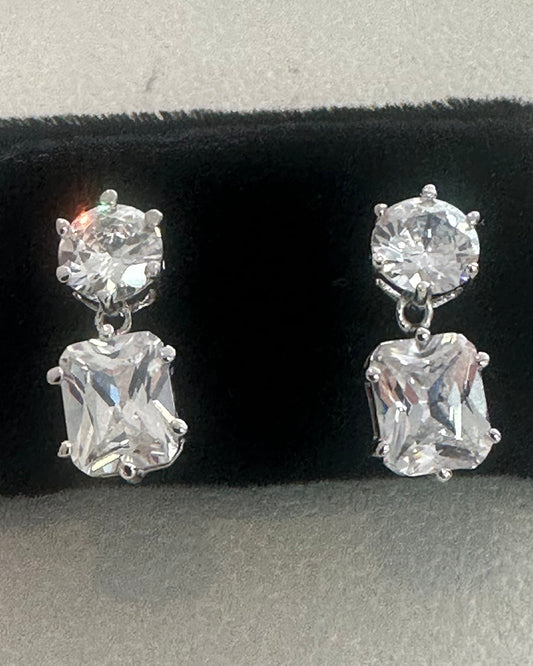 The "Gilded Heritage" Emerald & Round Cut Cubic Zirconia Drop Earrings