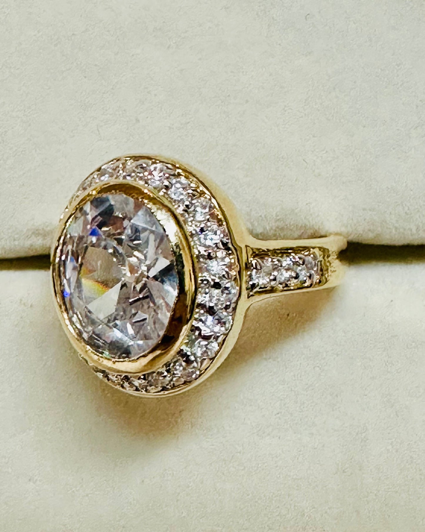 Vintage Two-Tone Oval Medallion Cocktail Ring