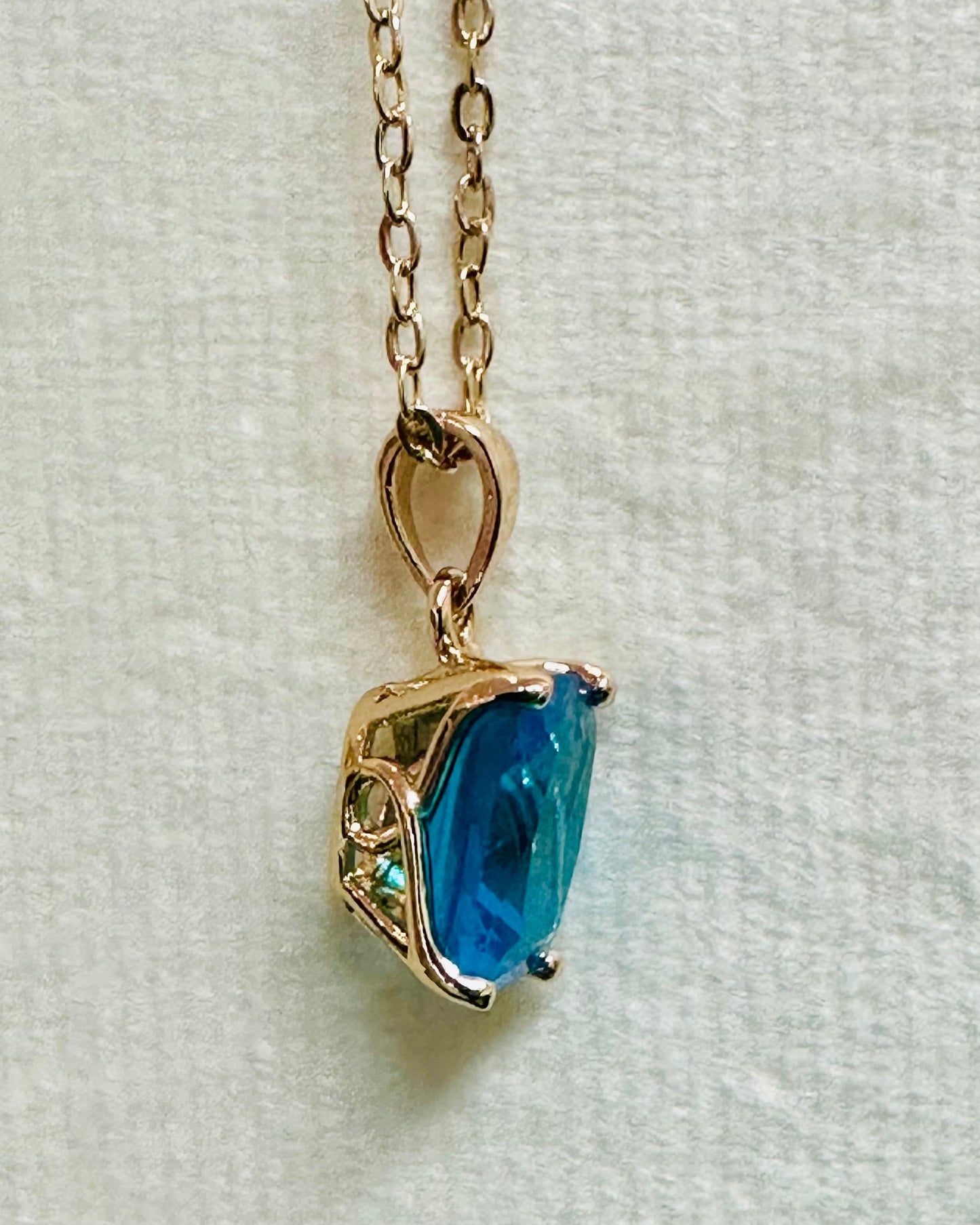 The Narragansett Blue Solitaire Pendant