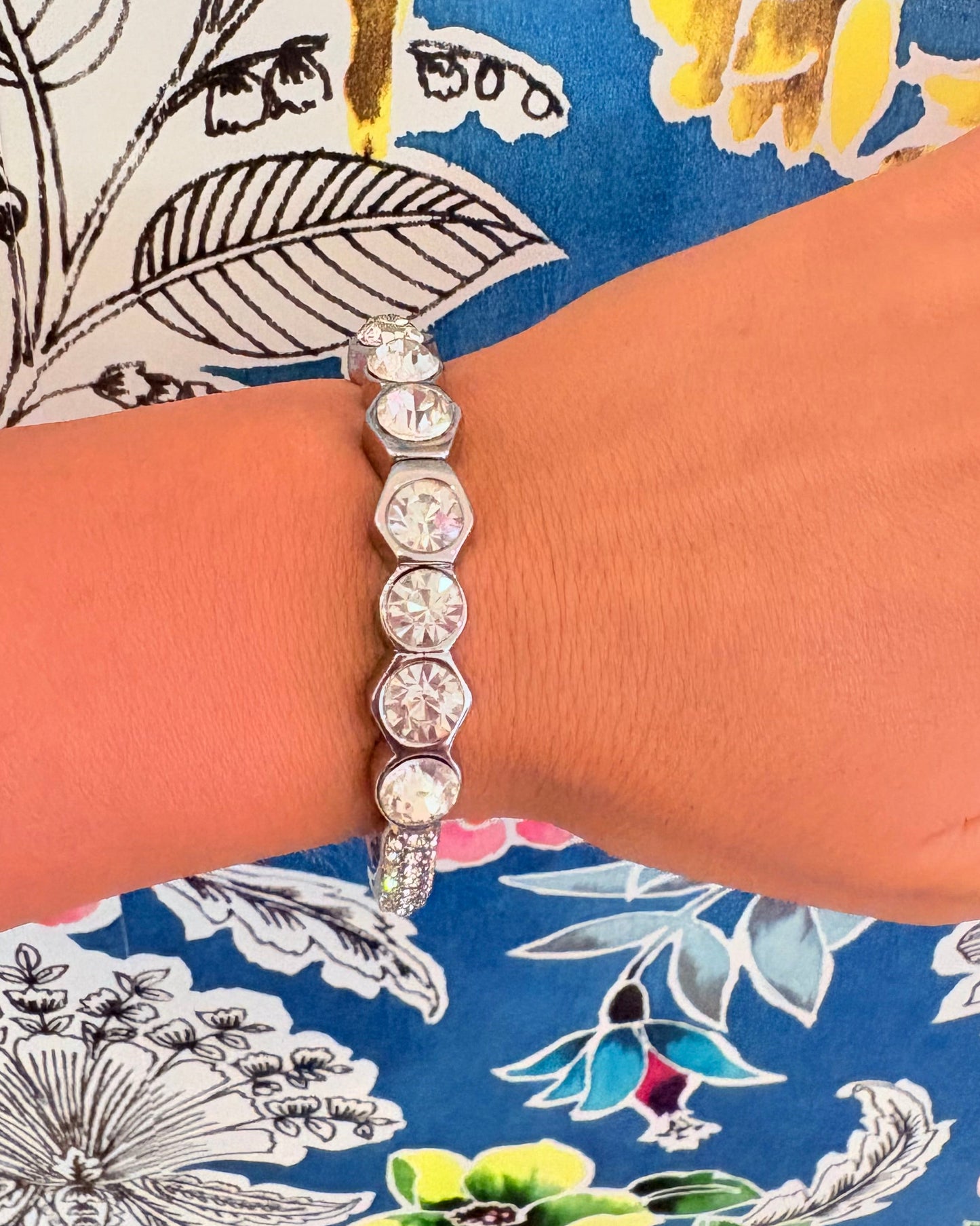 Vintage Classic Brilliant Crystal Bezel Bangle