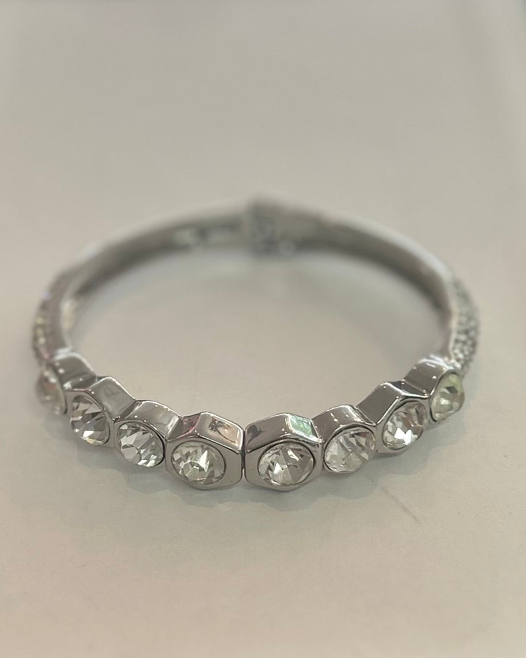 Vintage Classic Brilliant Crystal Bezel Bangle
