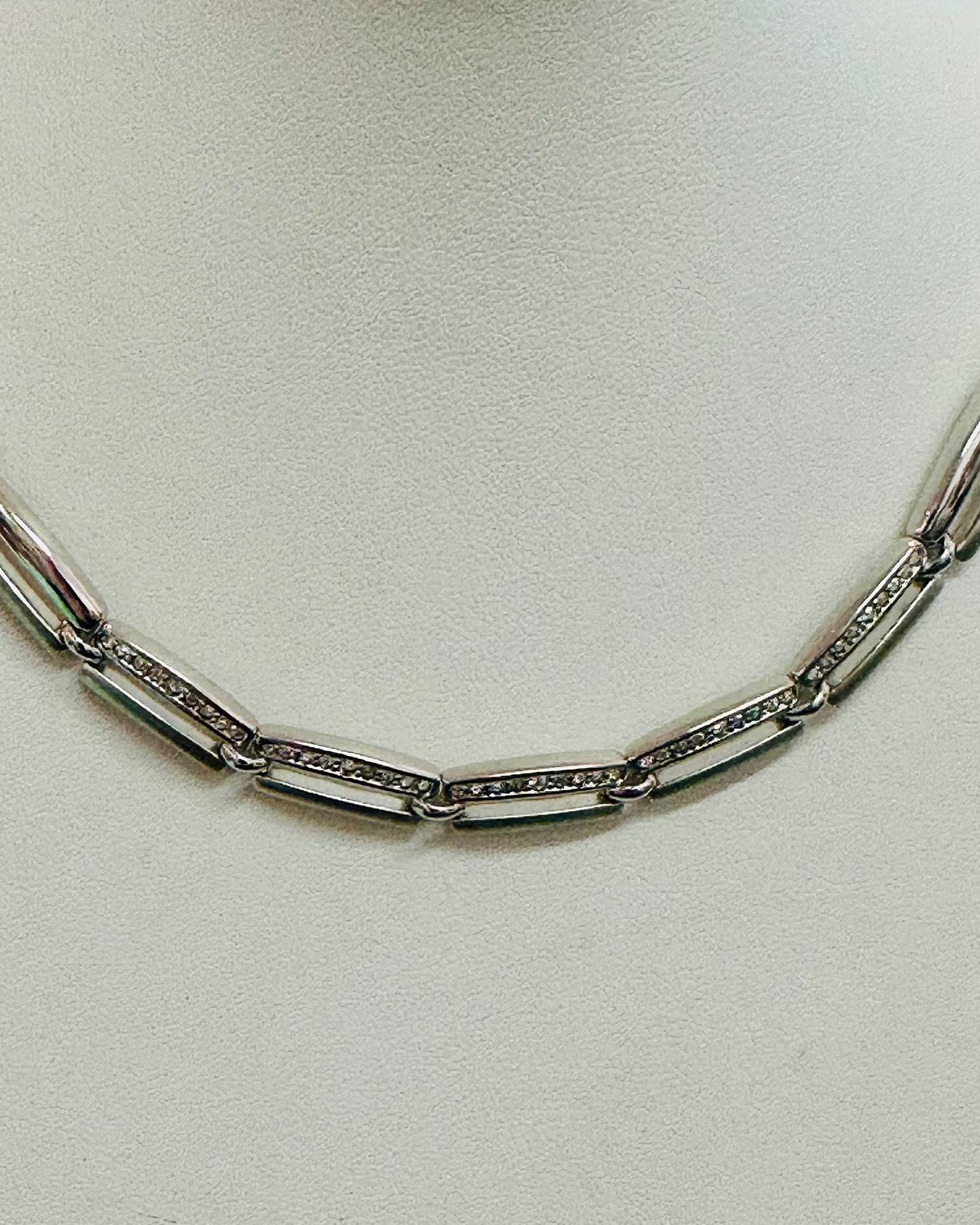 Silver Arched Link Collar with Rhinestone Accent