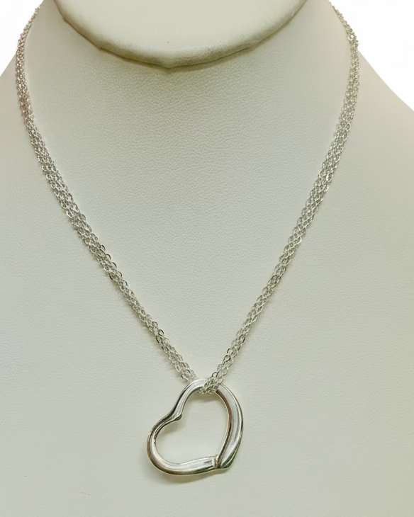 Deadstock Vintage 1987 Aero Silver-Tone Triple-Chain Heart Pendant