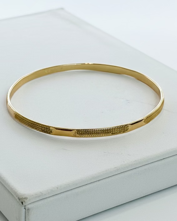 Vintage Textured Gold-Tone Bangle Bracelet
