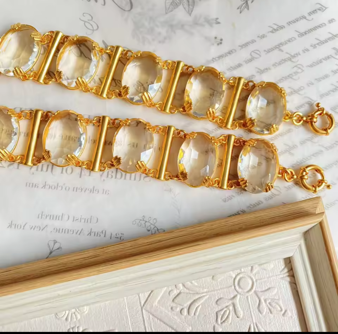 Vintage Court Style Translucent Stone Bracelet