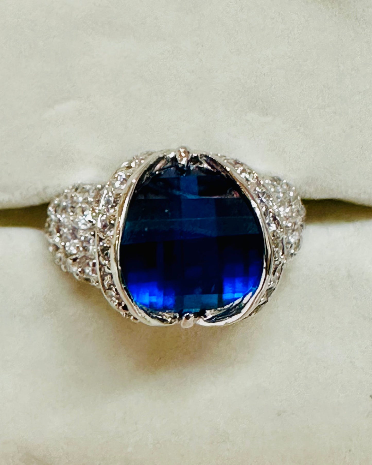 Vintage White Gold Electroplated Cushion Sapphire Blue Cocktail Ring