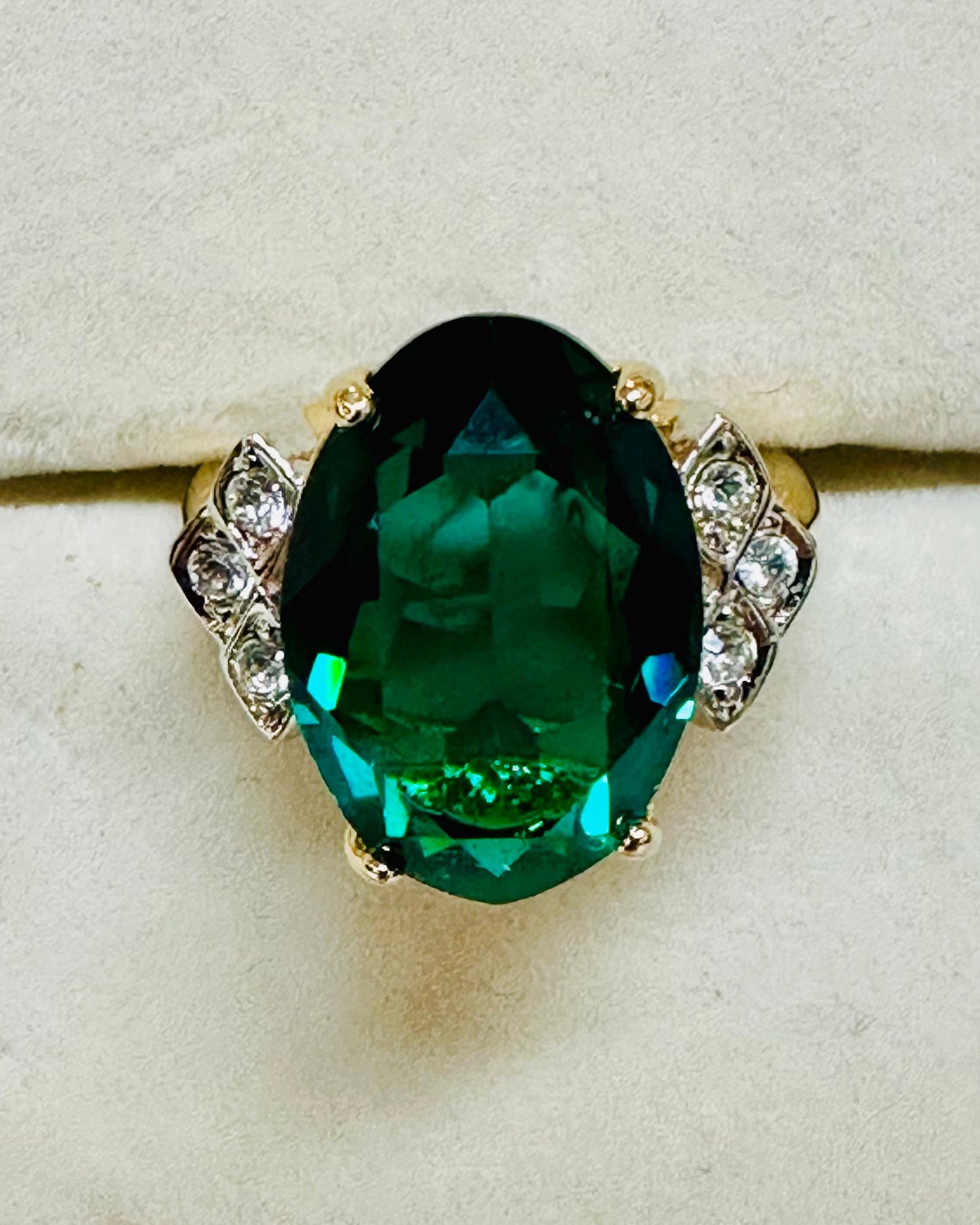Vintage Gold Oval Emerald Green Cocktail Ring