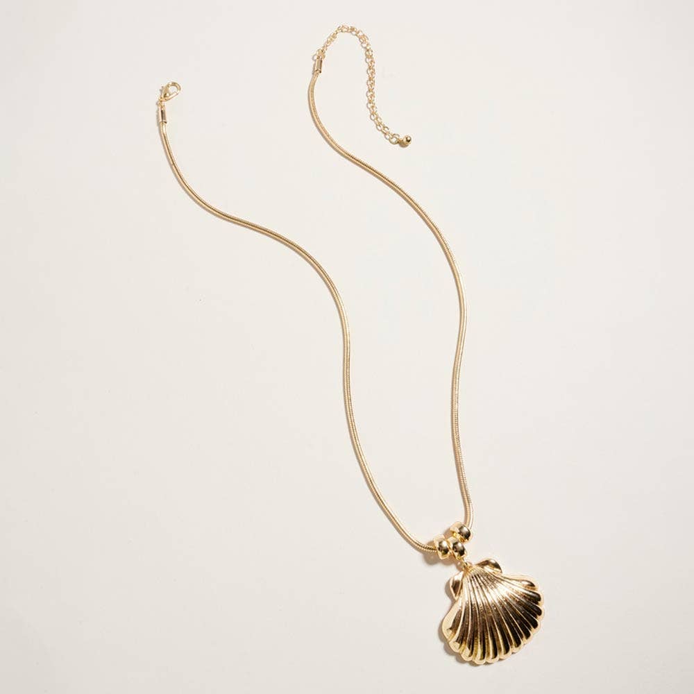 Scallop Shell Pendant Necklace