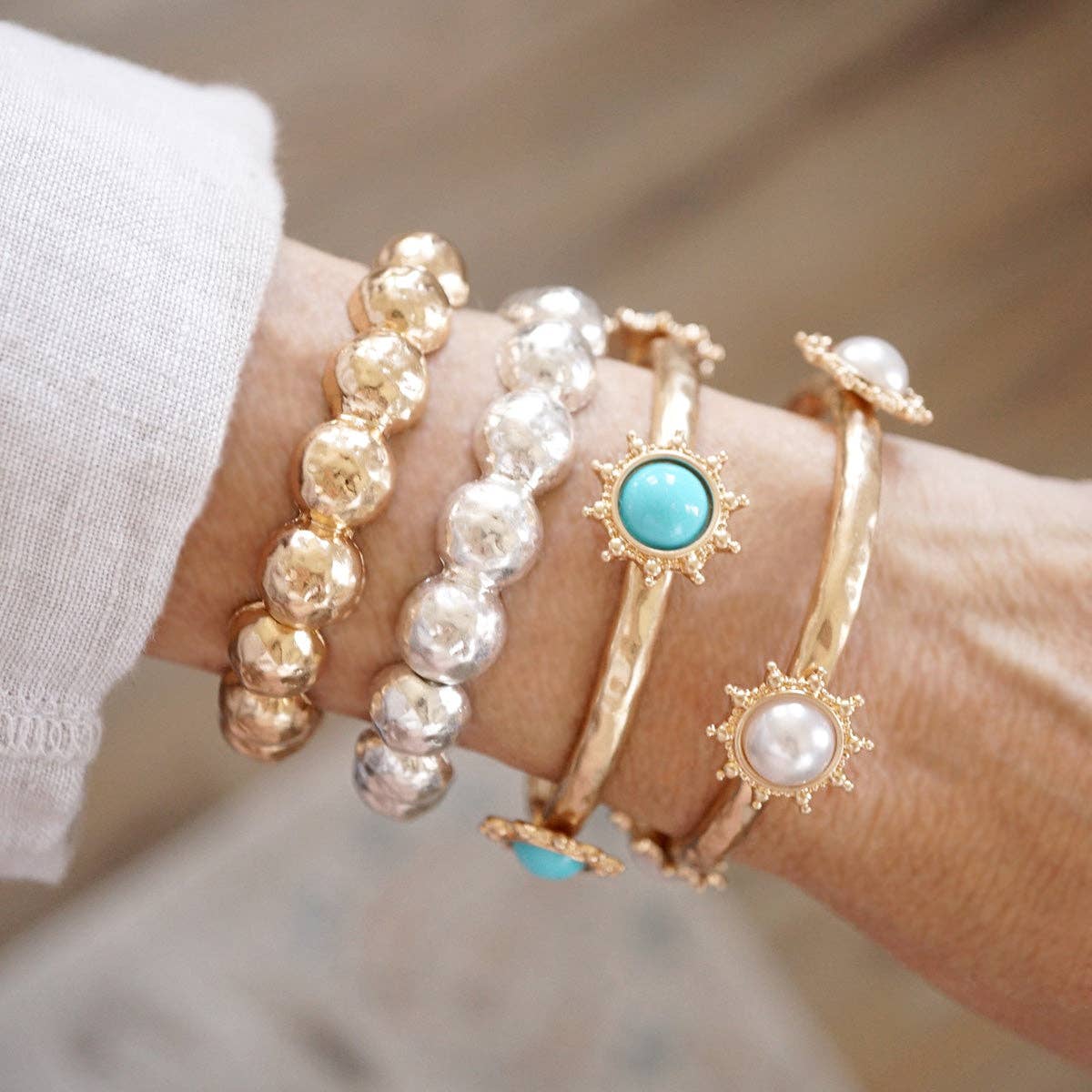 Suncrest Glow Hammered Charm Bangle- Turquoise & Pearl