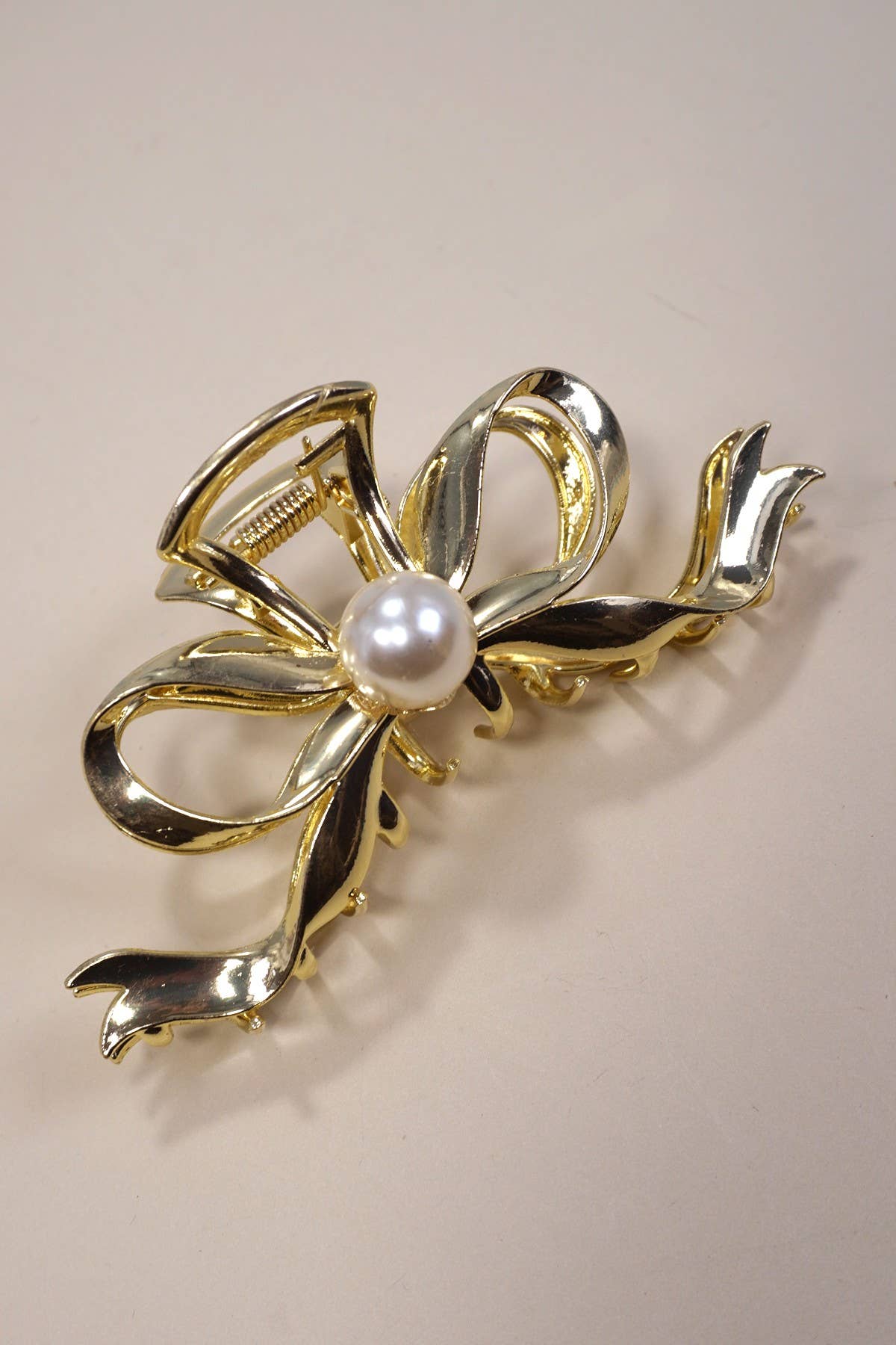 Bow Pearl Hair Clamp