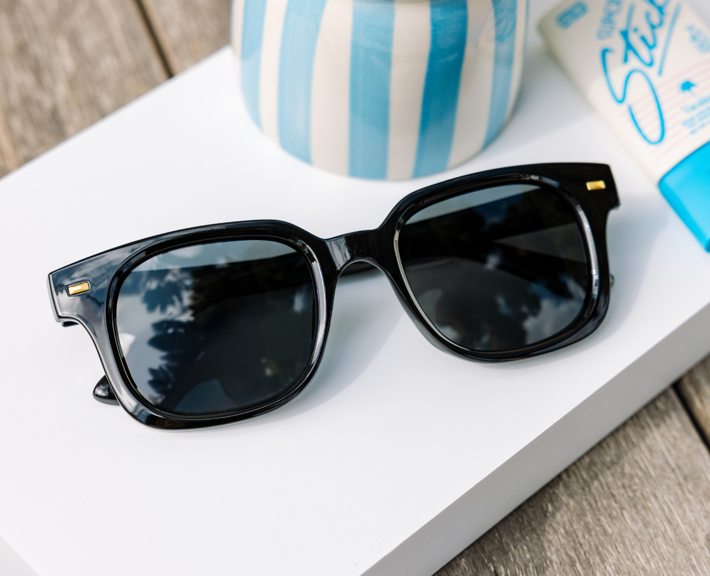 Peepers Clubhouse Sunglasses